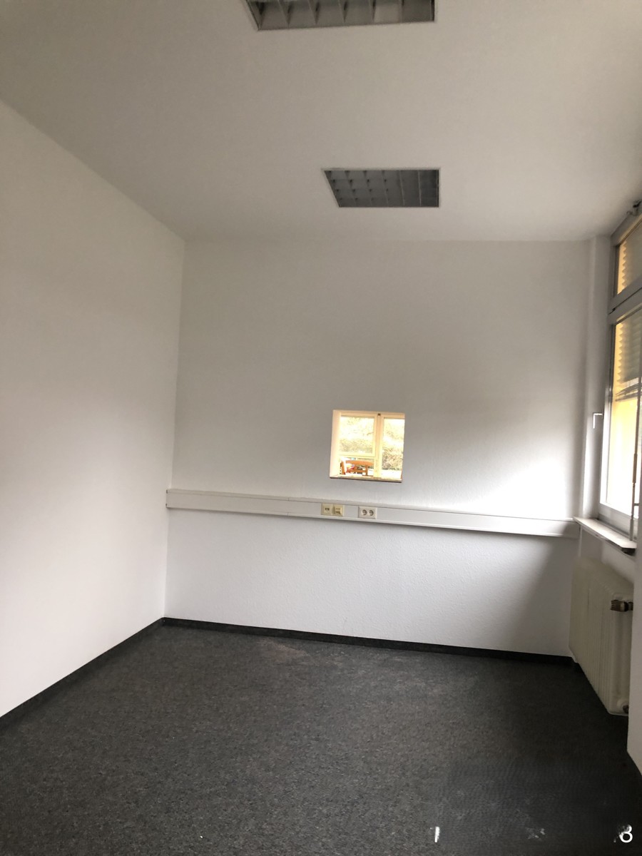 Ladeneinheit in Wohn-und Geschäftshaus in Ostfildern-Scharnhausen-Als Kapitalanlage geeignet - Büro 2 (10085)