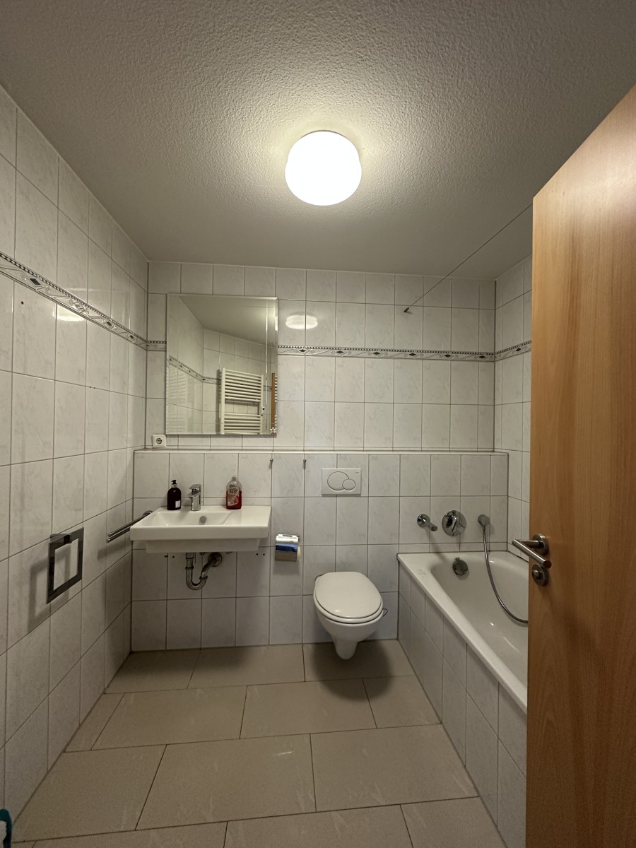2 Zimmer Wohnung mit Aufzug - Bad-WC (11721)
