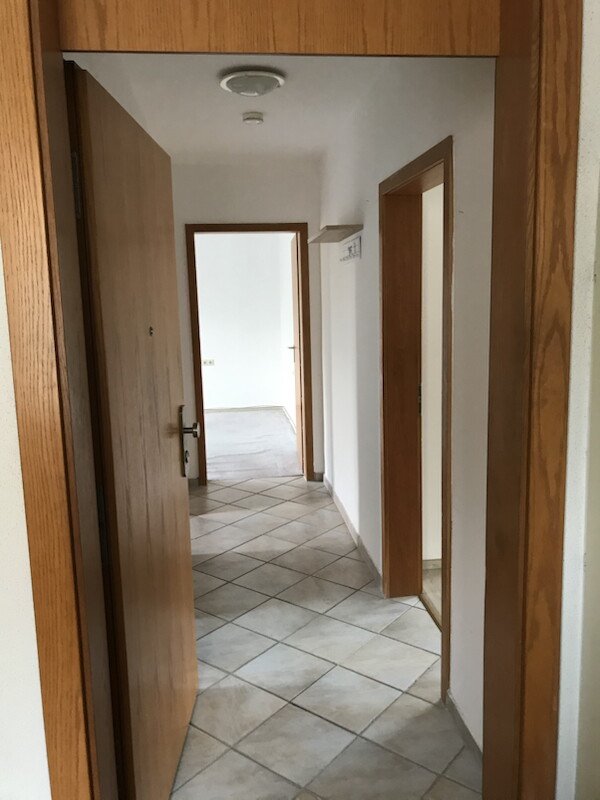 Schöne 3 ZI- DG-Whg in Waiblingen, Sehr schöne Lage - Flur (14692)