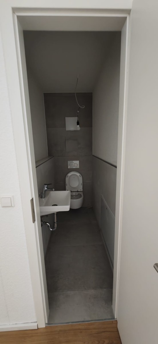 3 Zi Maisonette Penthouse mit Einbauküche WHG10 - Gäste WC (11217)