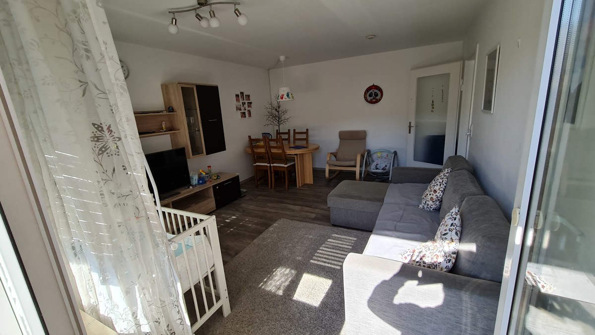 3 Zimmer Wohnung in Wohn-und Geschäftshaus in Ostfildern-Scharnhausen - Wohnzimmer (10031)