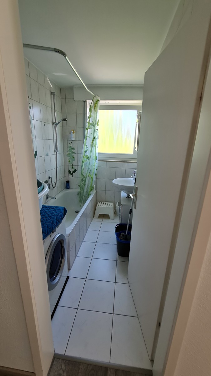 3 Zimmer Wohnung in Wohn-und Geschäftshaus in Ostfildern-Scharnhausen - Bad (10036)