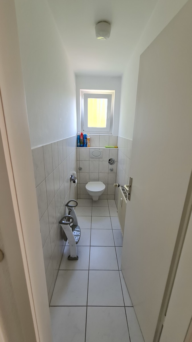 3 Zimmer Wohnung in Wohn-und Geschäftshaus in Ostfildern-Scharnhausen - WC (10037)
