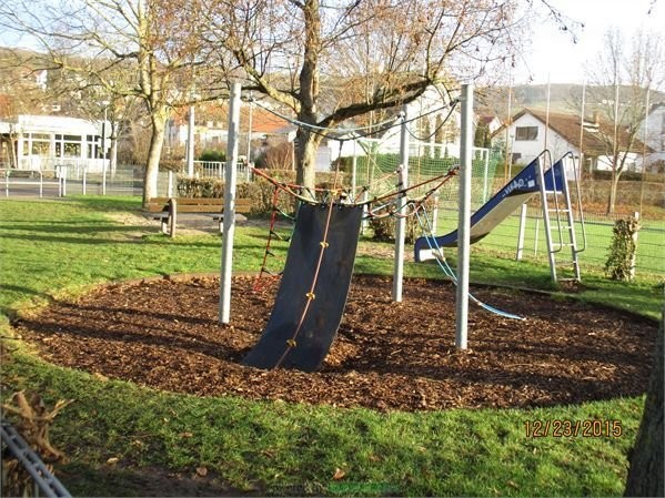 2 Zimmer Wohnung mit Aufzug, Balkon - E13 - Umgebung.jpg (11497)