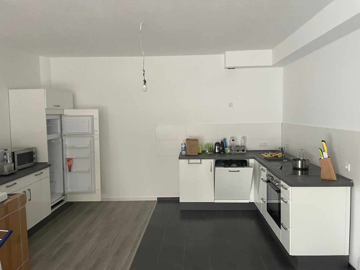 2 Zimmer Wohnung mit Aufzug, Balkon - E13 - Küche (11493)
