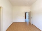 1 Zimmer Apartment in Wohn-und Geschäftshaus in Ostfildern-Scharnhausen - Wohnzimmer