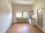 1 Zimmer Apartment in Wohn-und Geschäftshaus in Ostfildern-Scharnhausen - Wohnzimmer/Schlafzimmer/ Spüle