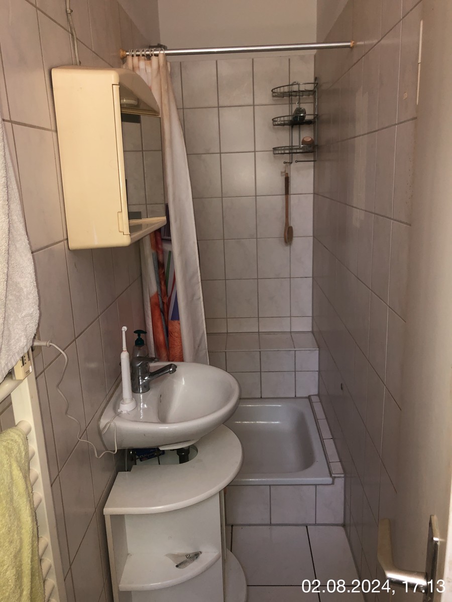 1 Zimmer Apartment in Wohn-und Geschäftshaus in Ostfildern-Scharnhausen - Dusche (13869)
