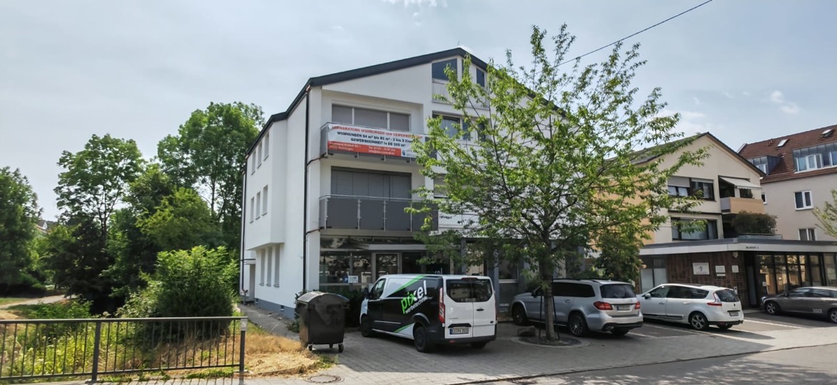 3 Zimmer Wohnung in Wohn-und Geschäftshaus in Ostfildern-Scharnhausen - Vorderansicht (9965)