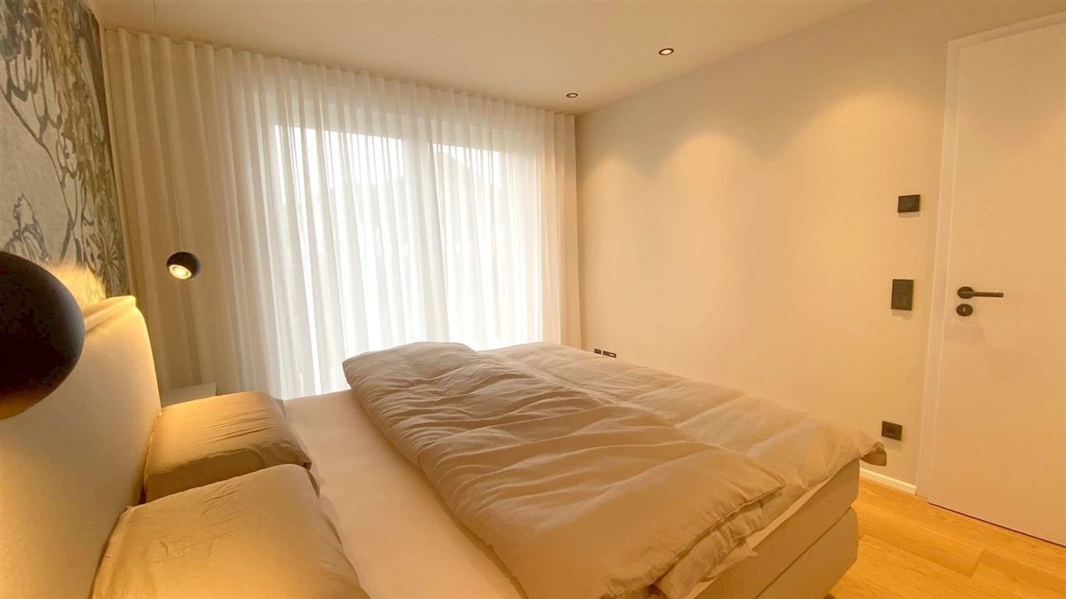 3-Zimmer-Wohnung, Terrasse, eigener Garten, Küche, voll möbliert, Einzel-Garage - Schlafzimmer.jpg (8461)