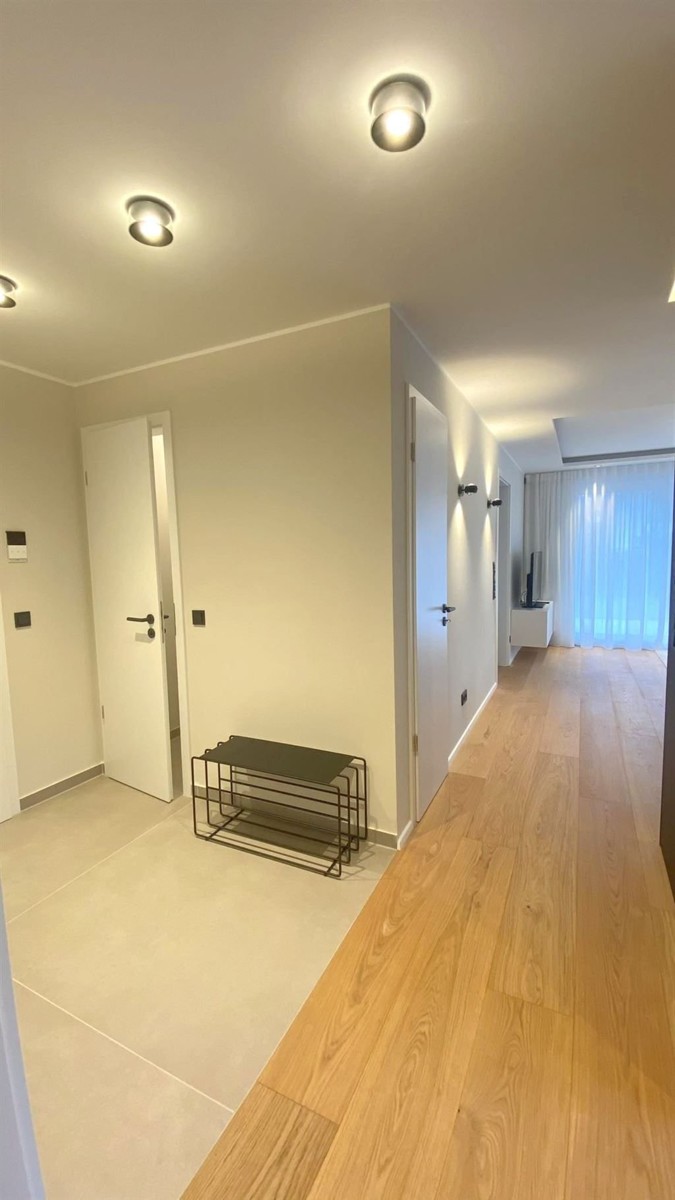 3-Zimmer-Wohnung, Terrasse, eigener Garten, Küche, voll möbliert, Einzel-Garage - Diele/Flur.jpg (8467)